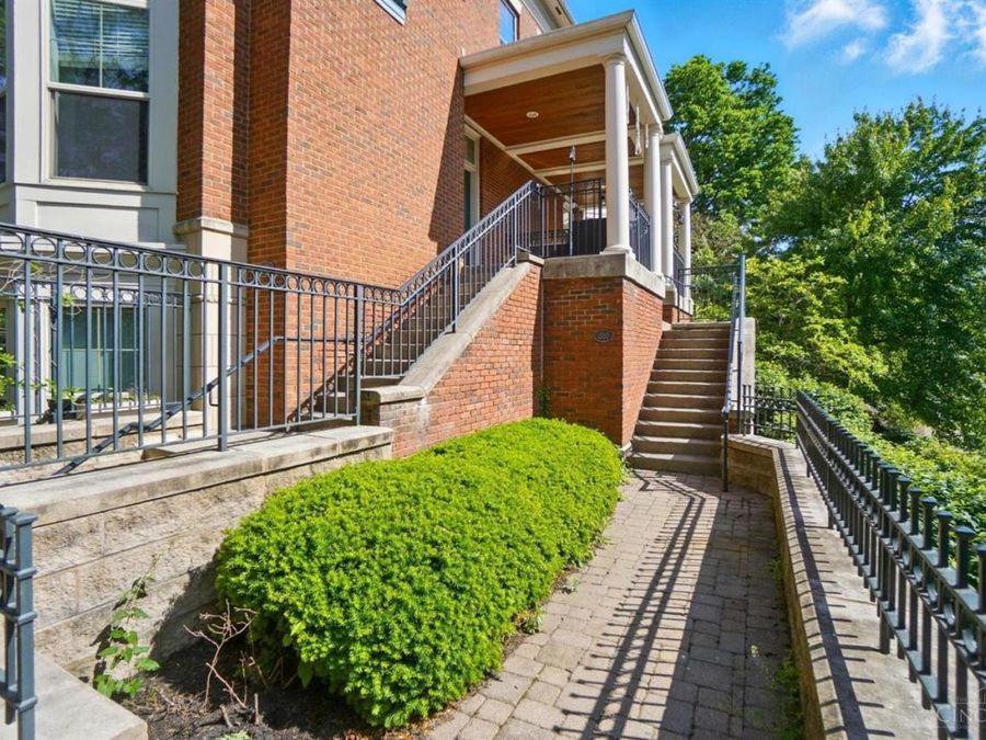207 Stetson Street, Cincinnati, OH 45219 Photo 2