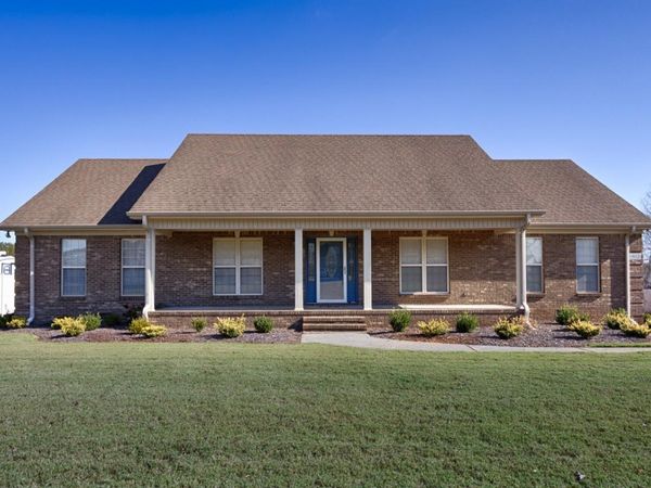 1803 Nella Dr , Athens, AL 35611
