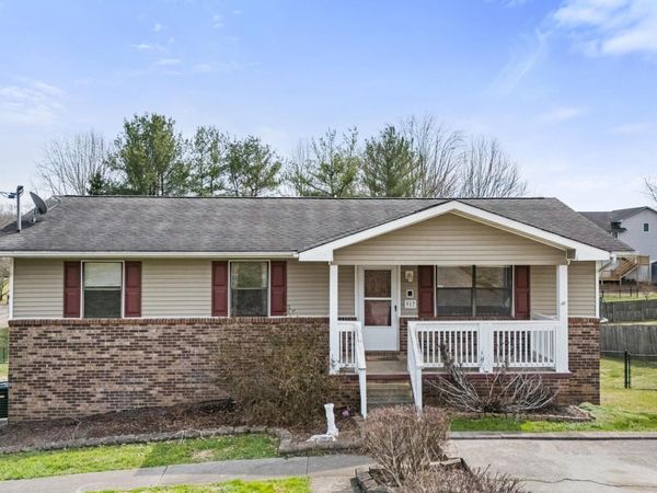 917 Eagle Den Drive , Seymour, TN 37865