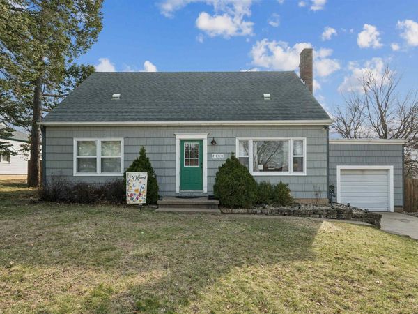 2160 Avalon Road, Dubuque, IA 52001