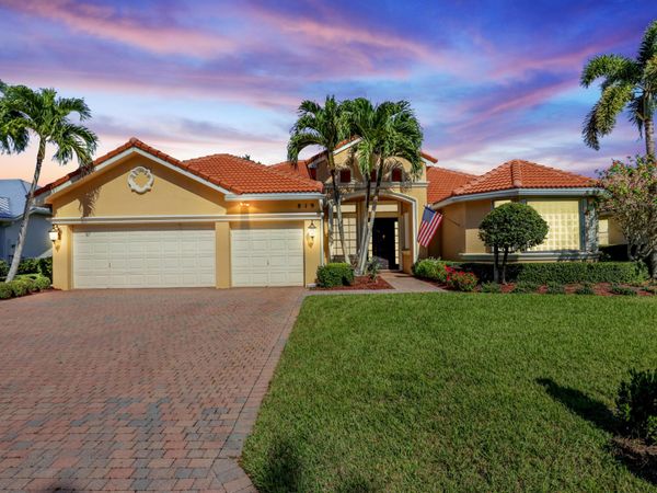 819 SW Bromelia Terrace, Stuart, FL 34997