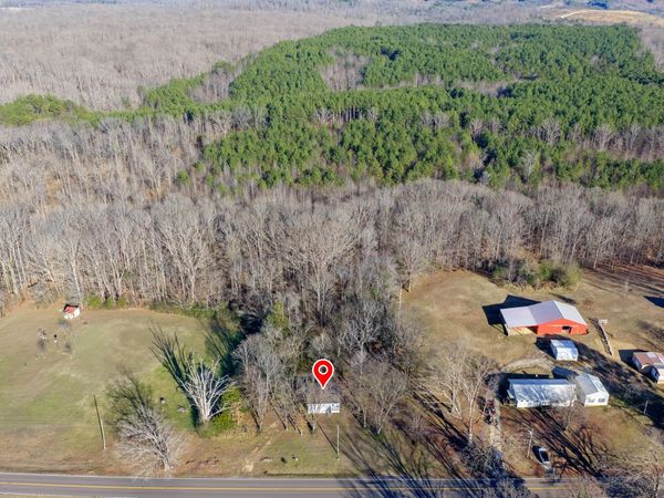 6450 Three Way Rd , Decaturville, TN 38329