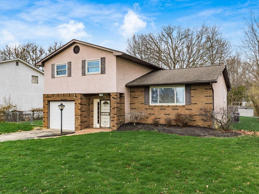 5226 Lindora Drive , Columbus, OH 43232 Photo 1