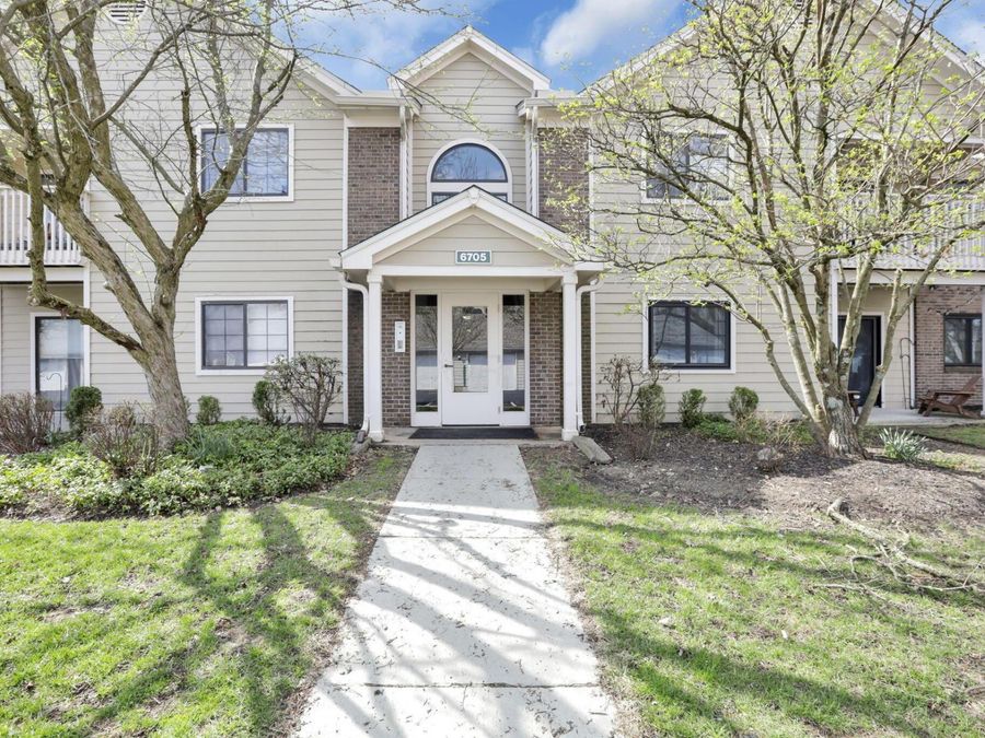 6705 Meadow Creek Drive , Unit 206, Columbus, OH 43235 Photo 1