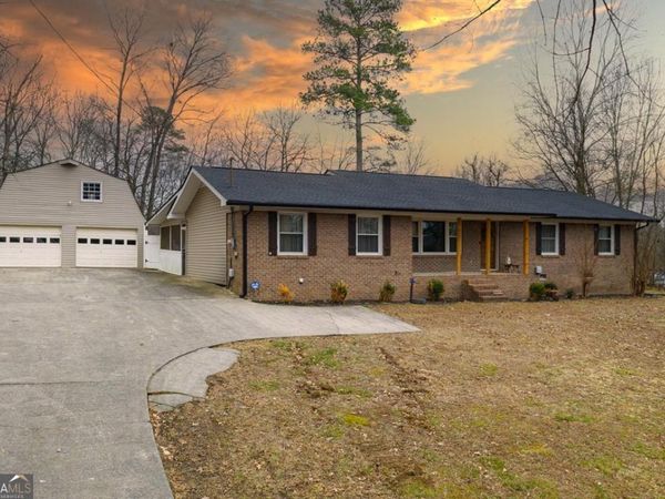 240 SE Sunrise Circle SE, Calhoun, GA 30701