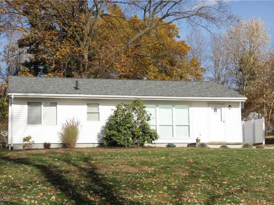 449 W Long Lake Boulevard , Portage Lakes, OH 44319 Photo 1