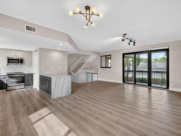 1401 NE 9th Street, Unit 41, Fort Lauderdale, FL 33304