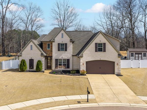 10 EUREKA TRL, Atoka, TN 38004