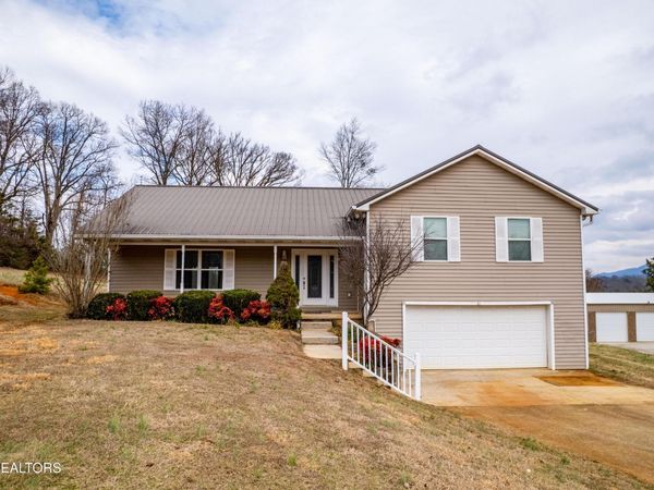 3018 Peach Orchard Rd , Maryville, TN 37803