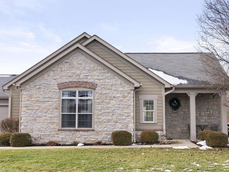 7055 Falls View Circle , Delaware, OH 43015 Photo 1
