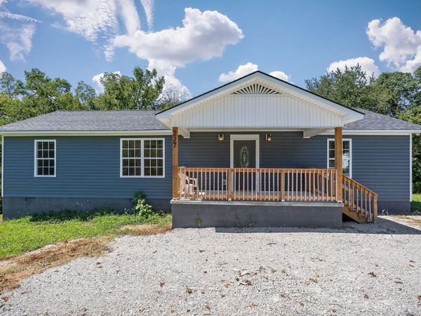 227 Oakwood St , Sparta, TN 38583