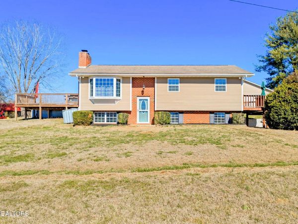 2022 Bessie Slaton Rd, Dandridge, TN 37725