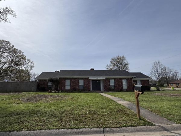 1902 Cherry S , Stuttgart, AR 72160
