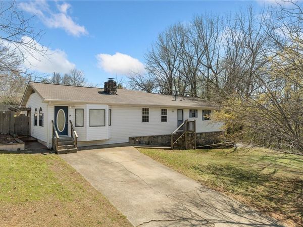823 N Oak Street , Harrison, AR 72601