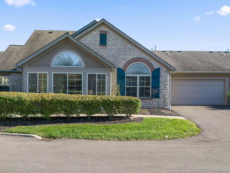 131 Stonegate Drive , Pataskala, OH 43062 Photo 1