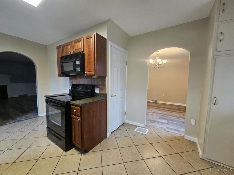 9103 Zoellner Road, Colerain Township, OH 45251 Photo 11