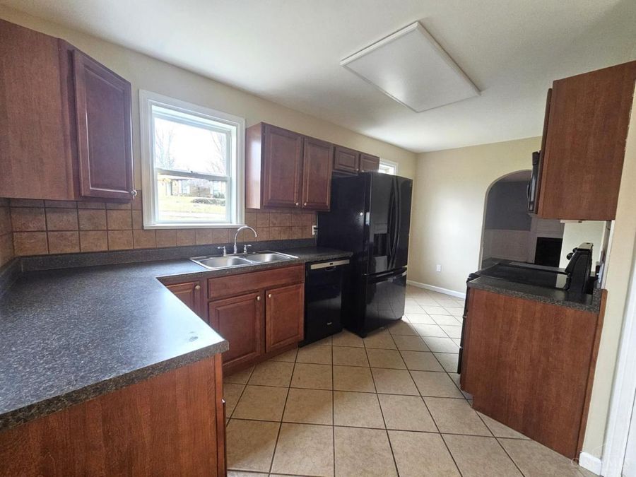 9103 Zoellner Road, Colerain Township, OH 45251 Photo 8
