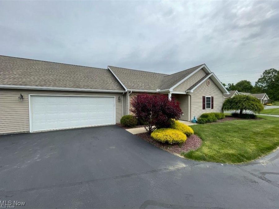 170 Sandy Court , Unit 11, New Middletown, OH 44442 Photo 1