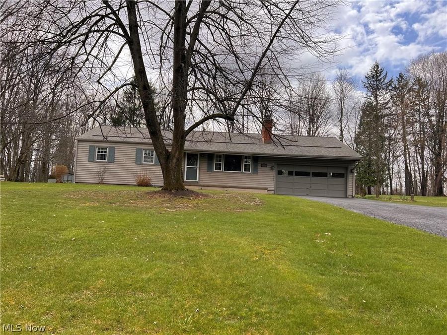 49231 England Drive , East Palestine, OH 44413 Photo 1