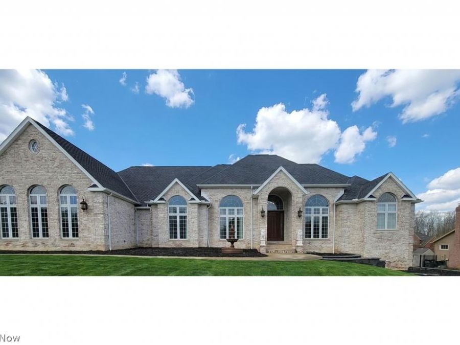 10584 Queens Way , North Royalton, OH 44133 Photo 1