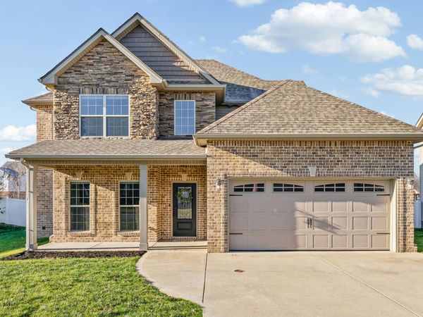 676 Richards Dr , Clarksville, TN 37043