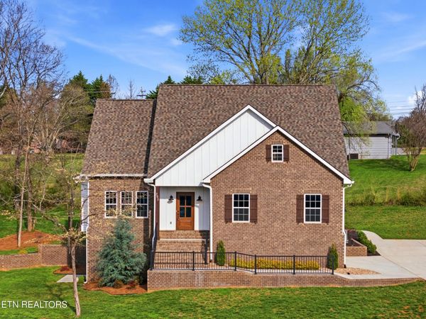 295 Caulderwood Lane , Lenoir City, TN 37771