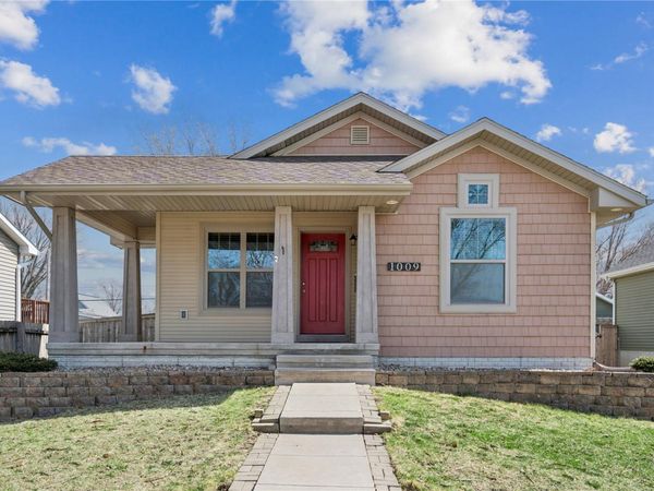 1009 10th Street NW, Cedar Rapids, IA 52405