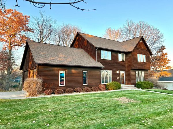 2391 Clover Lane , Red Wing, MN 55066