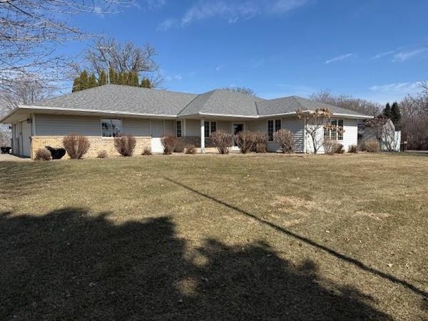 23028 758th Avenue , Albert Lea, MN 56007