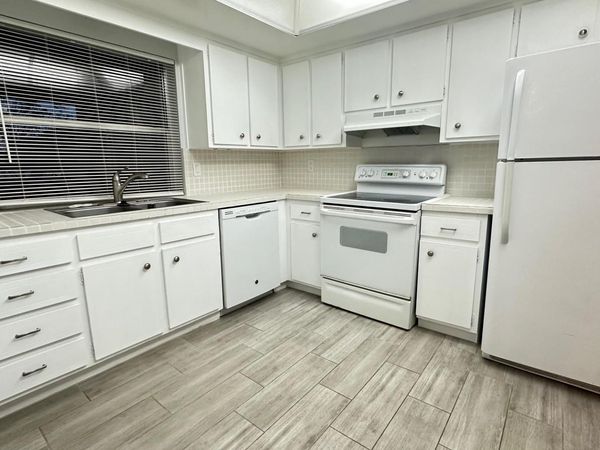 1911 NE 28th Court , Unit 2B, Lighthouse Point, FL 33064