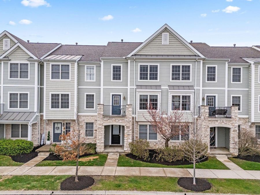 5935 Canyon Creek Drive , Unit 604, Dublin, OH 43016 Photo 1