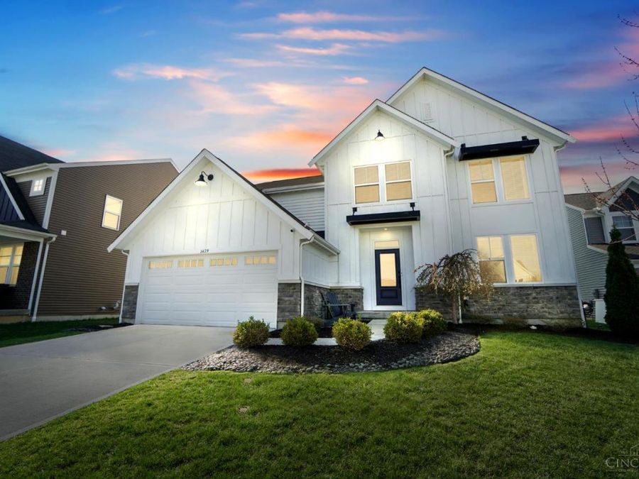 1479 Englewood Court, Hamilton Township, OH 45039 Photo 1