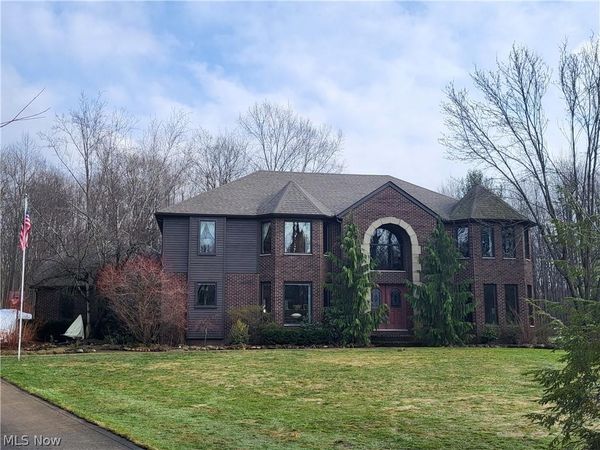 1882 Meadow Drive , Hinckley, OH 44233