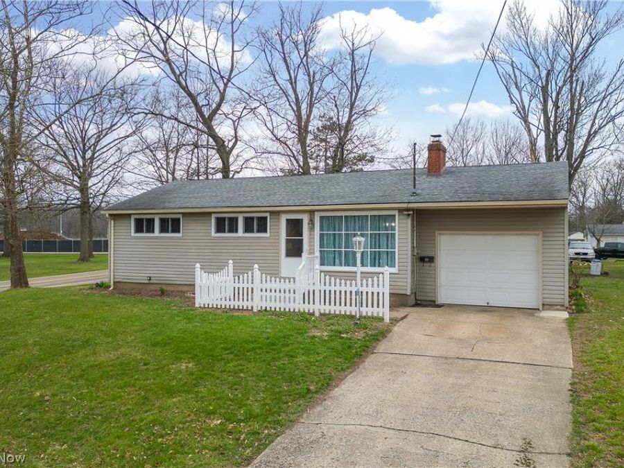 517 Zern Avenue SW, Massillon, OH 44646 Photo 1