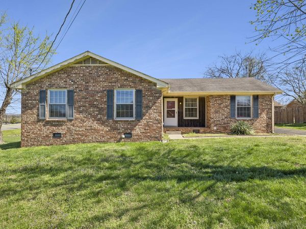 120 Overlook Dr , Hendersonville, TN 37075