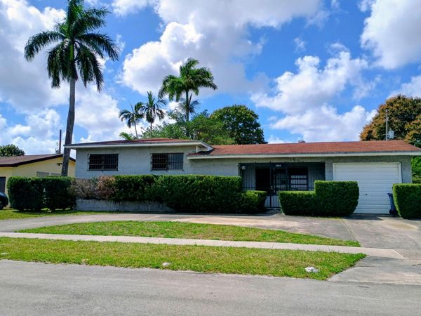 18810 NW 8th Court , Miami Gardens, FL 33169
