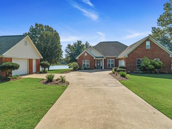 75 Fawn Cv, Thaxton, MS 38871