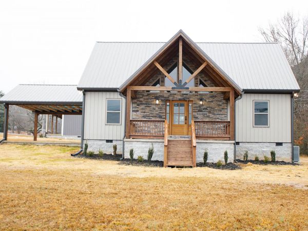 261 OAKGROVE RD, Selmer, TN 38375