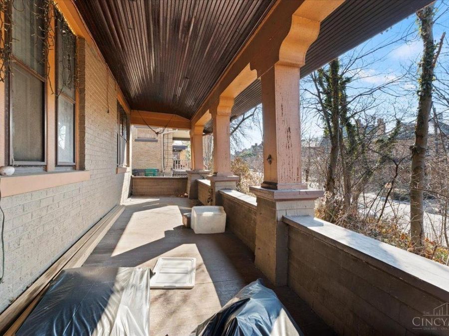558 Howell Avenue, Cincinnati, OH 45220 Photo 2