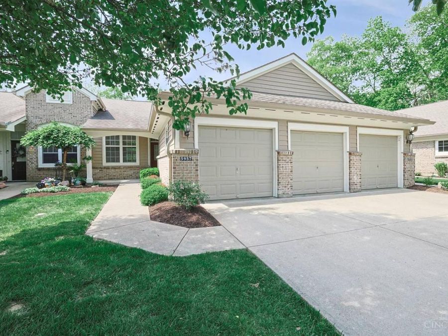5957 Castlewood Crossing, Miami Township, OH 45150 Photo 1