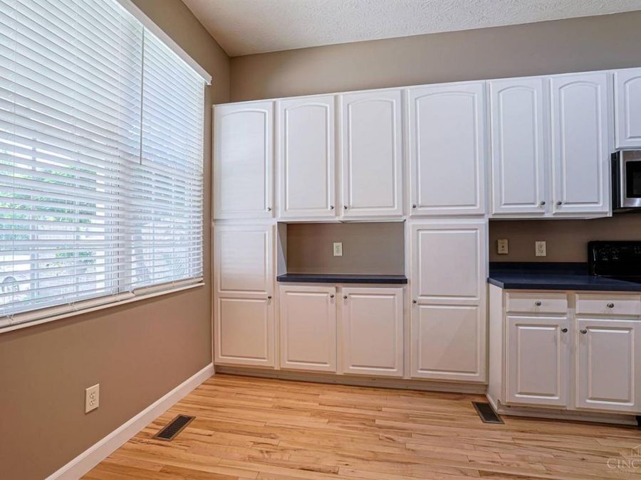 5957 Castlewood Crossing, Miami Township, OH 45150 Photo 17