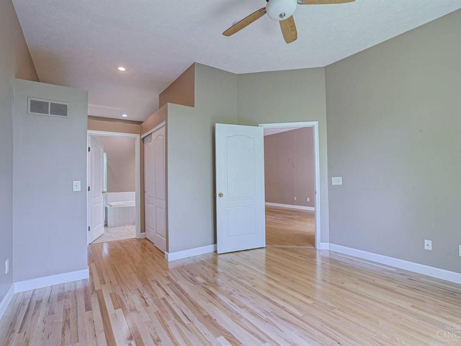 5957 Castlewood Crossing, Miami Township, OH 45150 Photo 23