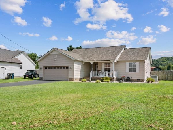 1620 Baucom Dr , Columbia, TN 38401