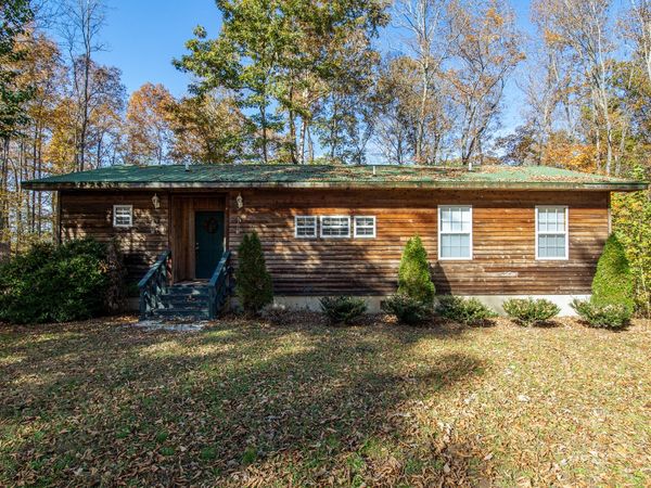 1137 Cherokee Rd , Waynesboro, TN 38485
