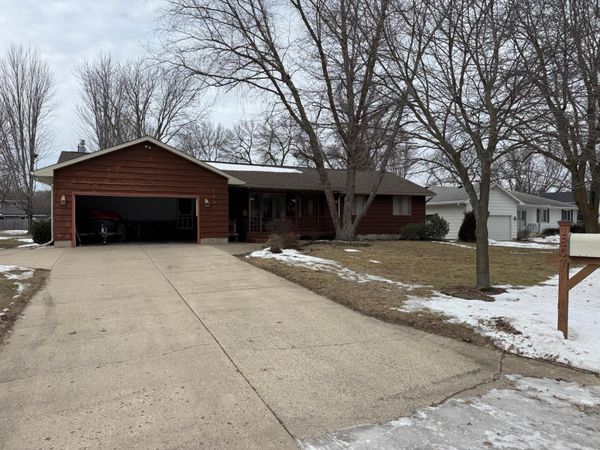 1807 Brookside Drive , Albert Lea, MN 56007