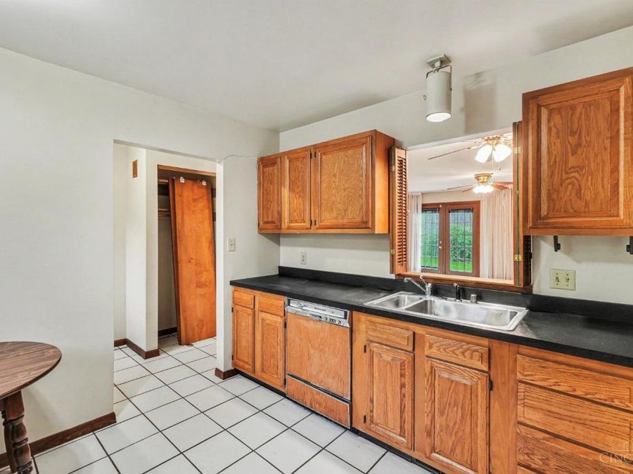 9048 Winton Road, Unit 6, Springfield Township, OH 45231 Photo 8