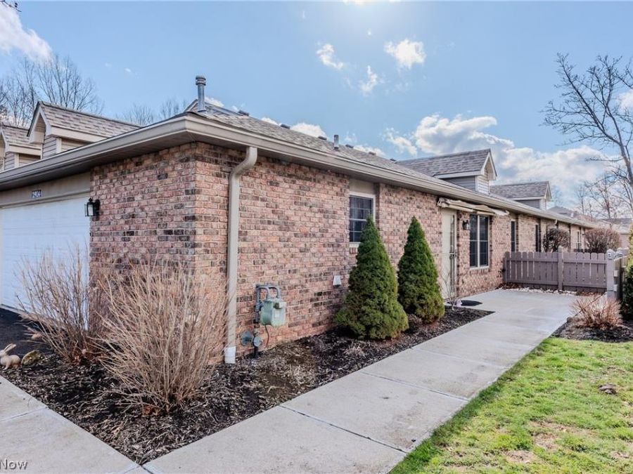 2904 Shakespeare Lane , Avon, OH 44011 Photo 1