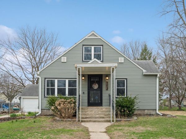 702 6th Avenue , Erie, IL 61250