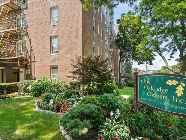1 Oakridge Place , Unit 4L, Eastchester, NY 10709