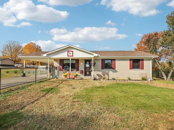 155 Rolling Hills Dr , Tennessee Ridge, TN 37178